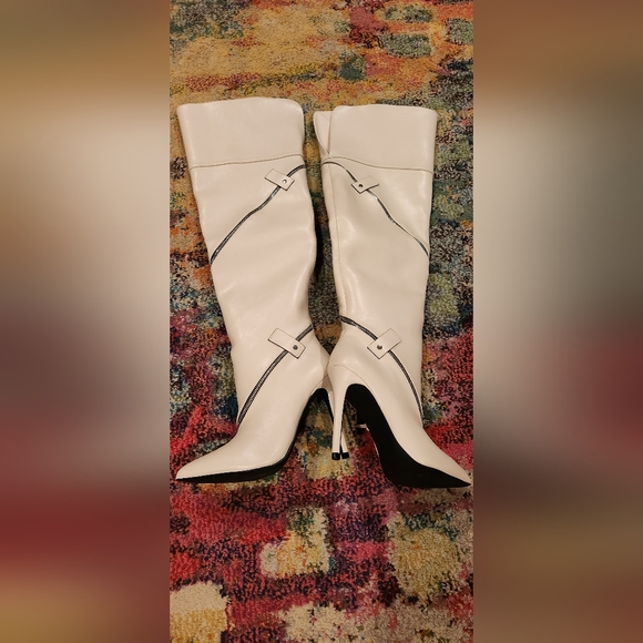 Thigh-high cream boots size 7.5 - Picture 1 of 4